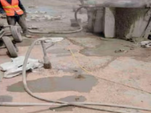 江油水泥混凝土路面板底注浆技术 路面脱空注浆整治方案